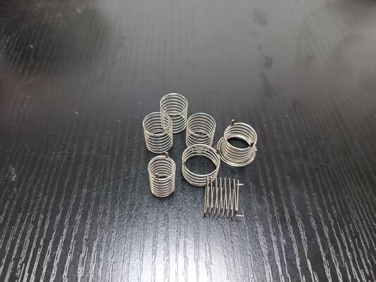 Guter Preis OEM-Größe Stahl Nickelplattiert Touch Spring Batterie Spring Clip für industrielle Verwendung Online