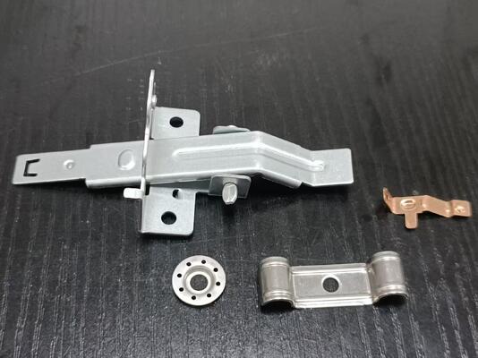 İyi bir fiyat. Özel damgalanmış metal parçalar damgalanma döşeme işlemi türüyle nikel kaplama çevrimiçi